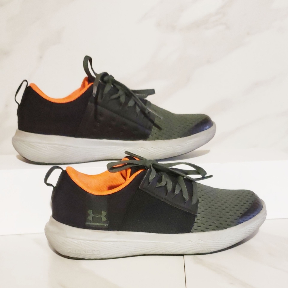 Kid Under Armour Charged 24/7 Low sneakers size 13